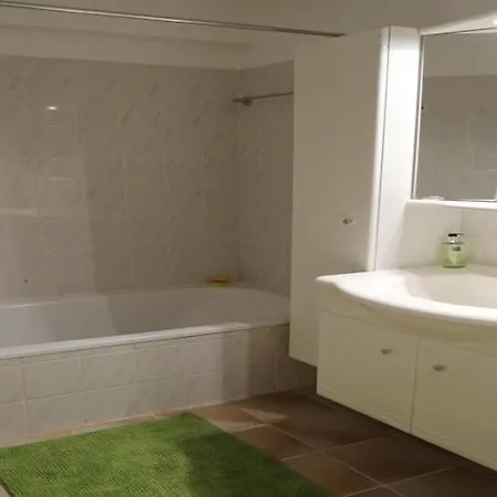 Scenic Countryside Stay, Cleaning Included Apartamento Nieuwpoort
