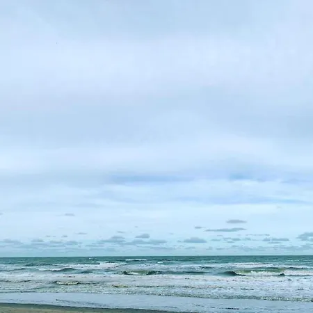 Scenic Countryside Stay, Cleaning Included Nieuwpoort